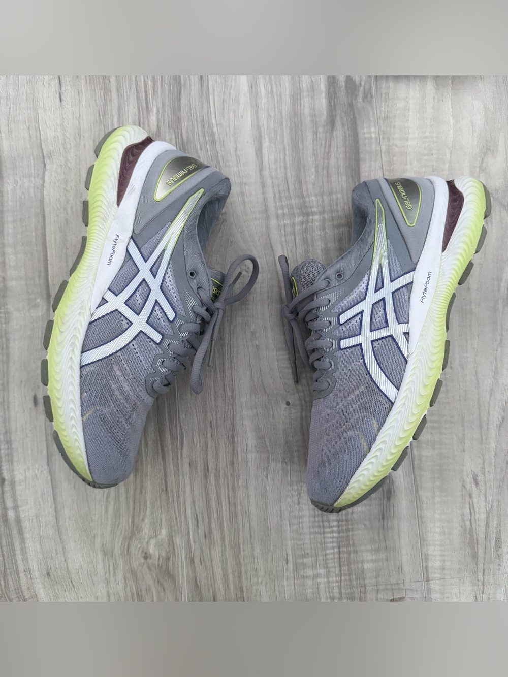 ASICS Gel-Nimbus 22 Gray Lime Running Shoes Women’s Size 8